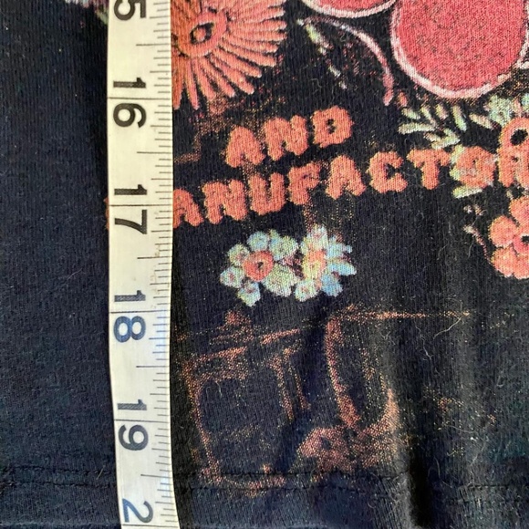 Skinny Minnie "Bonneterie" T-shirt, size medium - Picture 5 of 5